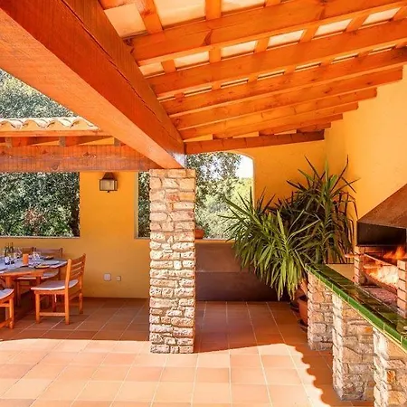 Villa Sleeps 6 Pool Wifi *
