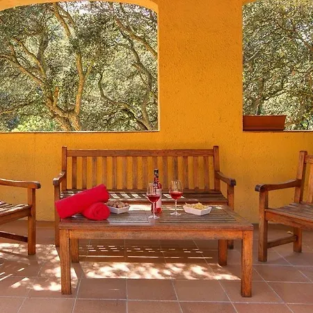 Villa Sleeps 6 Pool Wifi